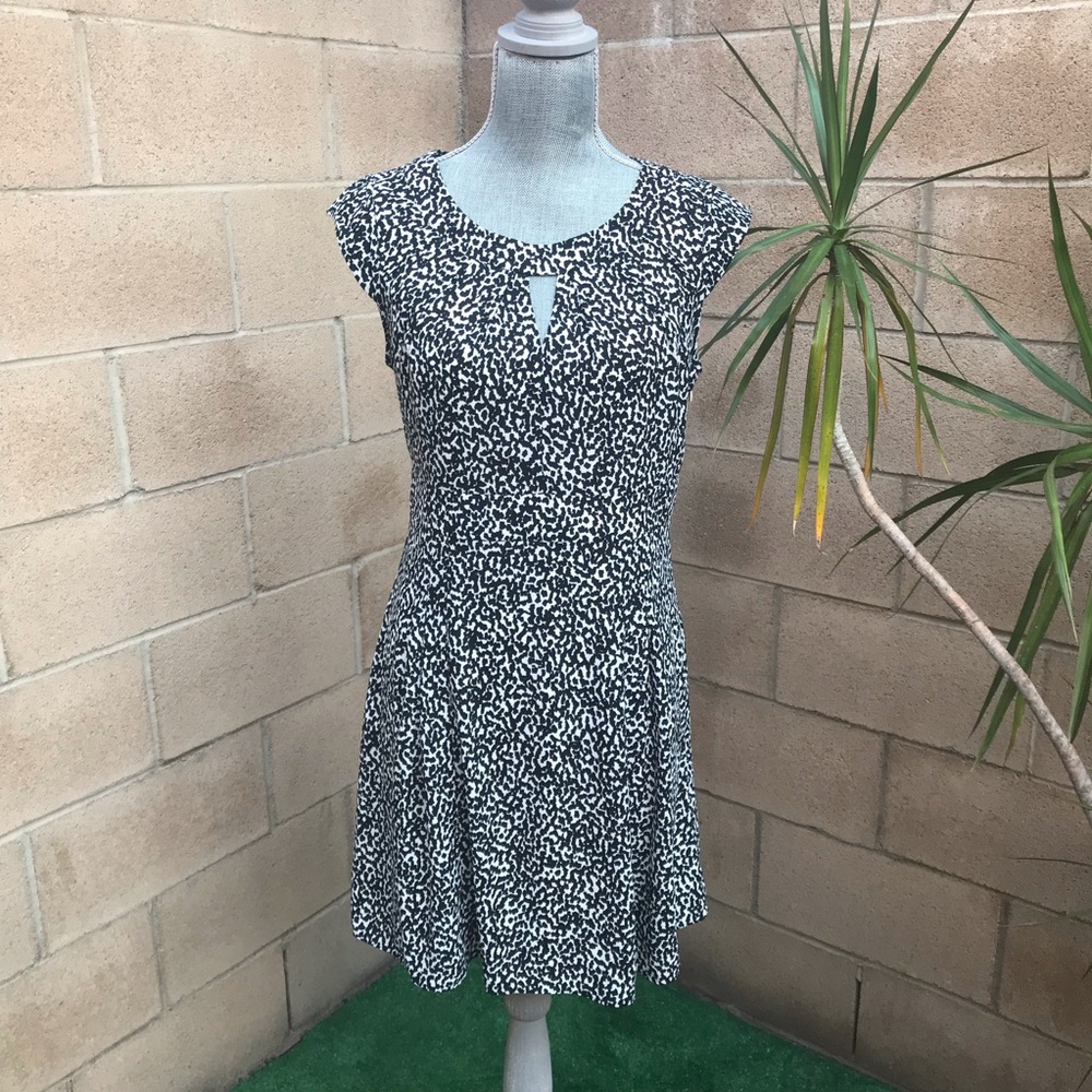 Express Cap Sleeve Printed Dress EUC
